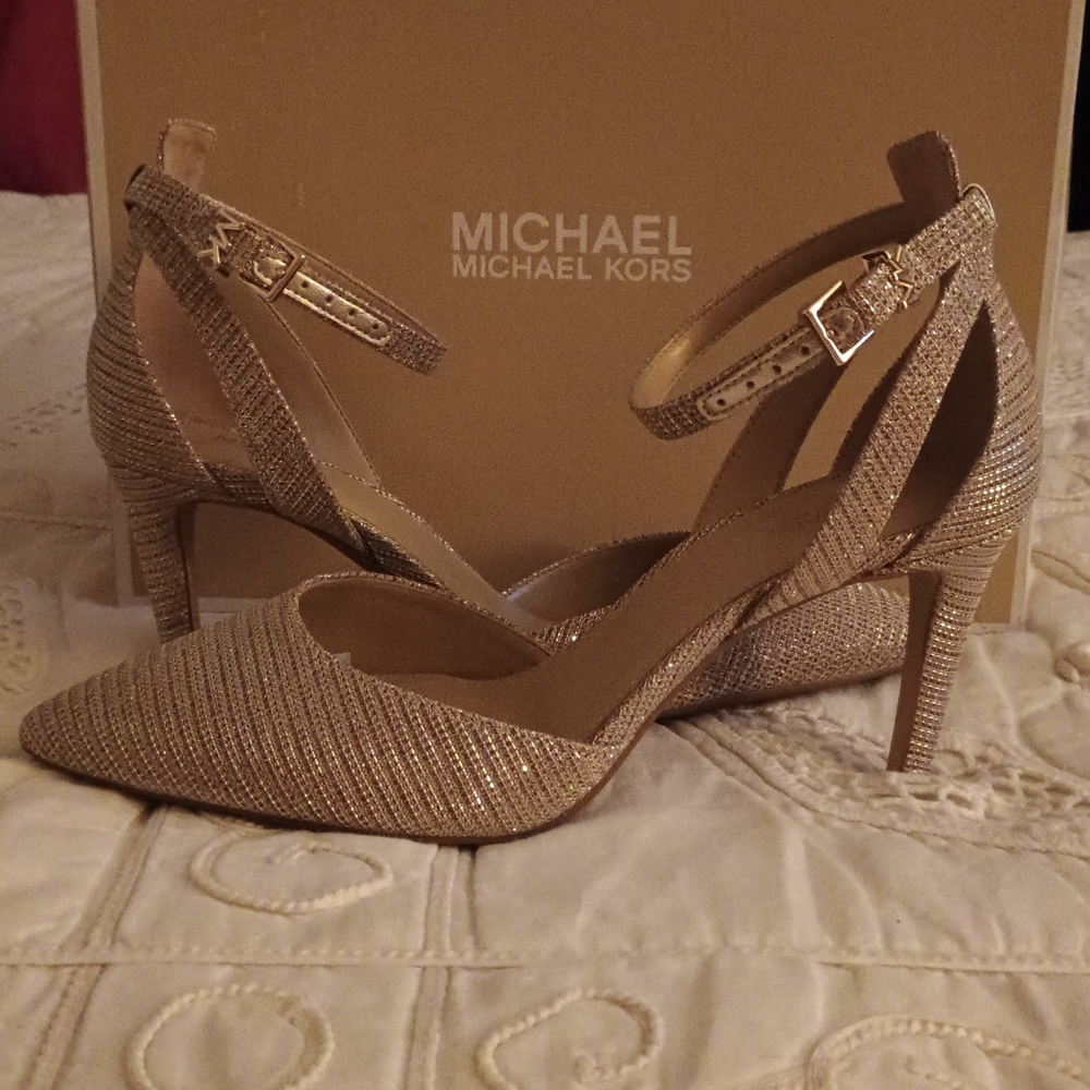 Michael Kors Mirabel Flex Pump In Pale Gold
